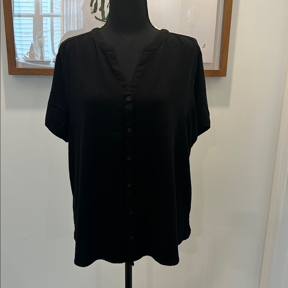 Black Amazon Essentials V-neck button down gathered shoulder short sleeve top XL - Picture 2 of 8